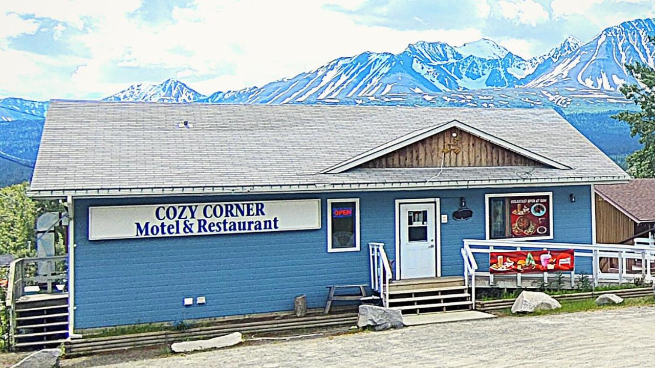 Cozy Corner Motel & Restaurant Haines Junction Exteriér fotografie